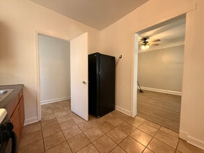 6810 S East End Ave in Chicago, IL - Building Photo - Building Photo