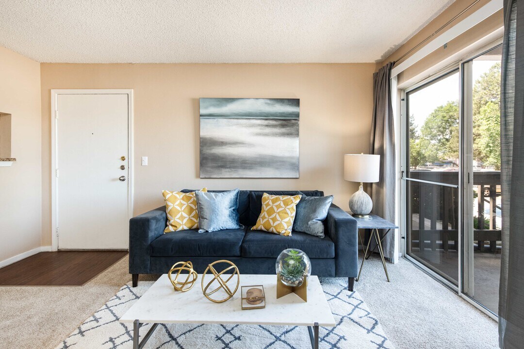 Cambrian Apartments in Aurora, CO - Building Photo