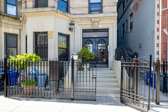 226 New York Avenue in Brooklyn, NY - Building Photo - Building Photo