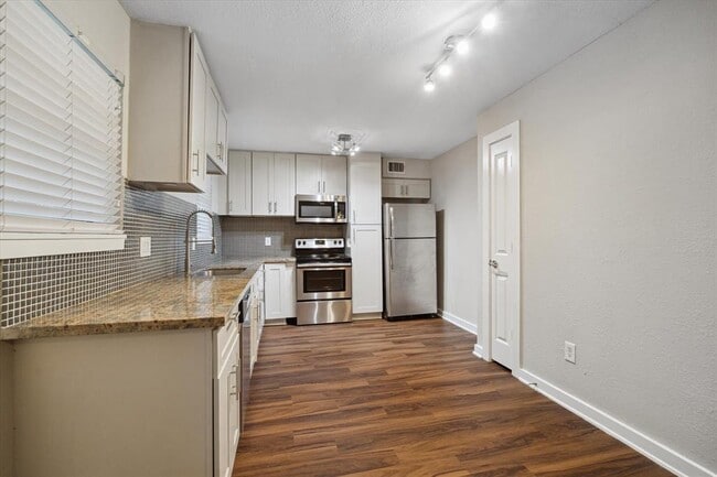 property at 524 Heights Blvd