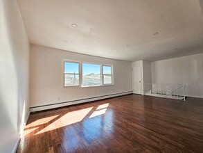 260-11 145th Ave in Queens, NY - Foto de edificio - Building Photo