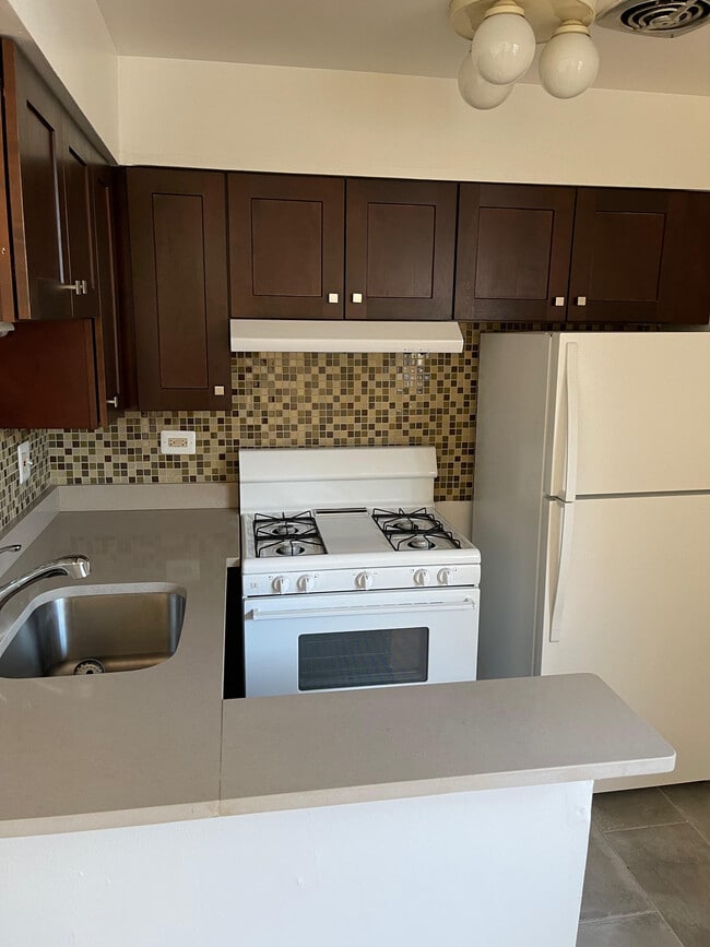 property at 3710 N Pine Grove Ave