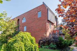 1970 Saint-Jacques Rue in Montréal, QC - Building Photo - Building Photo