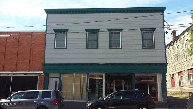 property at 106 Montcalm St