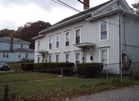 31 Mountain St in Willimantic, CT - Foto de edificio