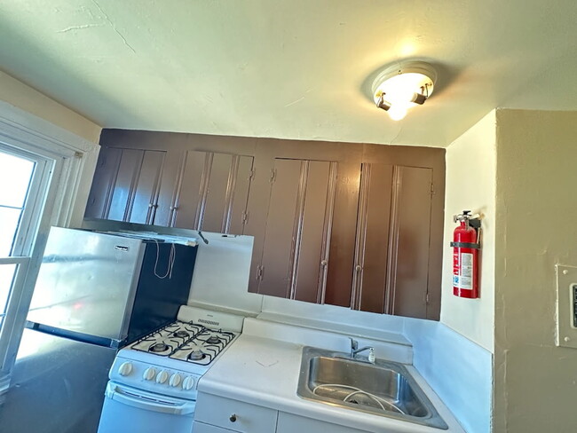 921 Woodland Ave, Unit 3 in Sharon Hill, PA - Building Photo - Building Photo