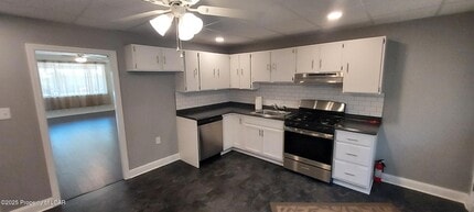 19 Lockhart St in Wilkes-Barre, PA - Building Photo - Building Photo