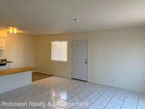 833 N Bruce St in Las Vegas, NV - Building Photo - Building Photo