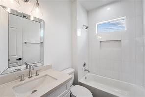 2510 Gray St in Houston, TX - Building Photo - Building Photo