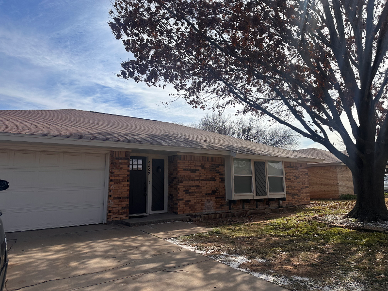 4609 Misty Valley W in Wichita Falls, TX - Building Photo