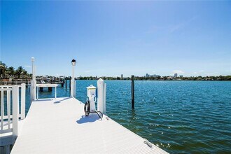 1400 Stillwater Dr in Miami Beach, FL - Building Photo - Building Photo