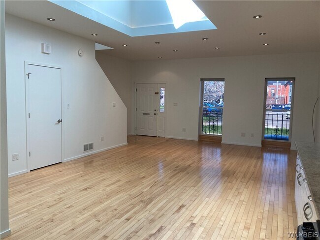 32 Tracy St in Buffalo, NY - Building Photo - Building Photo