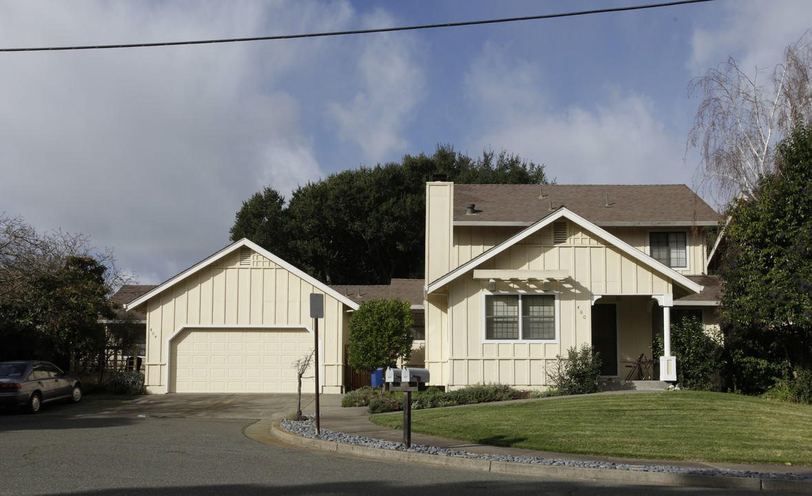 400-404 K St in Petaluma, CA - Building Photo