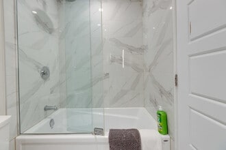 2205 Rue St Marc, Unit SI FL5-ID1385330P in Montréal, QC - Building Photo - Building Photo