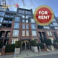 2268 Redbud Ln in Vancouver, BC - Building Photo