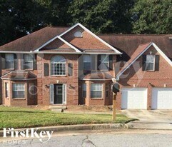 5929 Duren Meadows Dr in Lithonia, GA - Building Photo