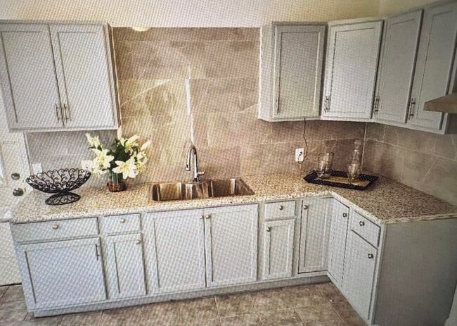 7005 Kassarine Pass in Houston, TX - Foto de edificio - Building Photo