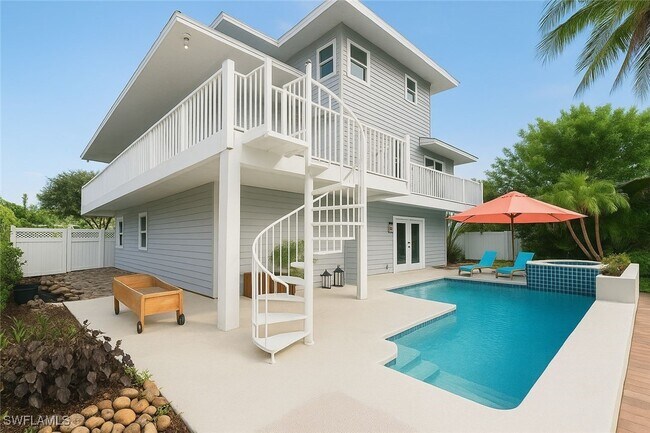 2662 Riverview Dr in Naples, FL - Building Photo - Building Photo