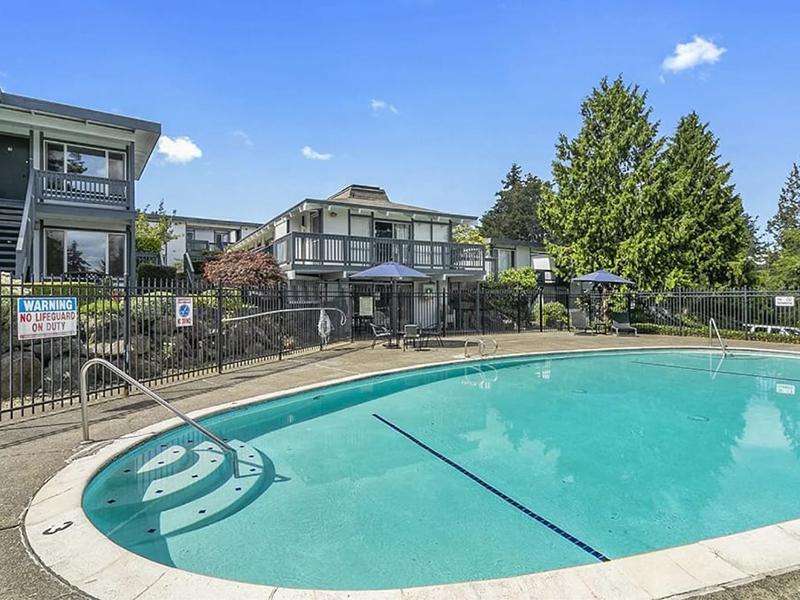 Capri Apartments in Mountlake Terrace, WA - Building Photo