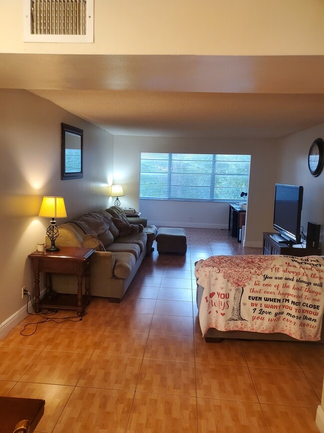 6700 Cypress Rd, Unit 306 in Plantation, FL - Building Photo - Building Photo