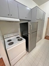 11936 Darlington Ave, Unit 102 in Los Angeles, CA - Foto de edificio - Building Photo