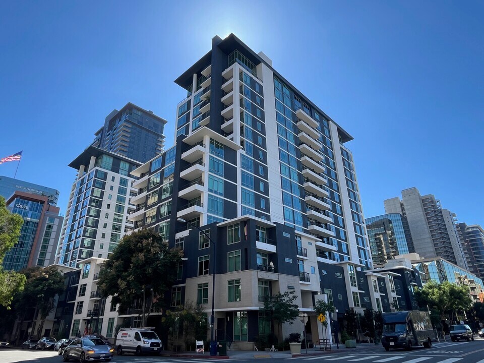 425 W Beech, Unit 1054 in San Diego, CA - Foto de edificio