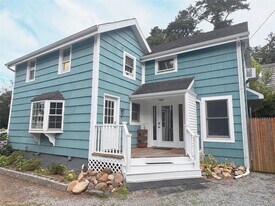 2 Ruth Ln in Glenwood Landing, NY - Building Photo