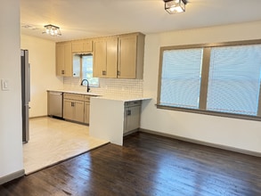 1819 S Irvington Ave in Tulsa, OK - Building Photo - Building Photo