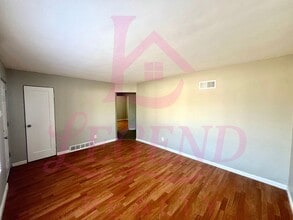 9839 Lorna Ln in St. Louis, MO - Building Photo - Building Photo