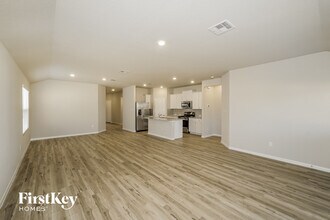 6627 Hatchery Way in San Antonio, TX - Foto de edificio - Building Photo