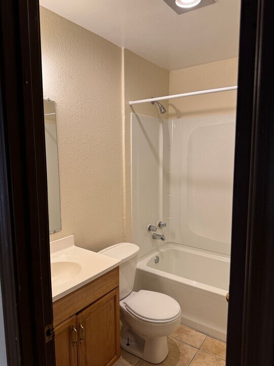 2343 Elm Park Dr in Baton Rouge, LA - Building Photo