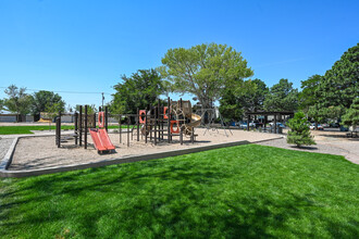 Sun Plaza in Albuquerque, NM - Foto de edificio - Building Photo