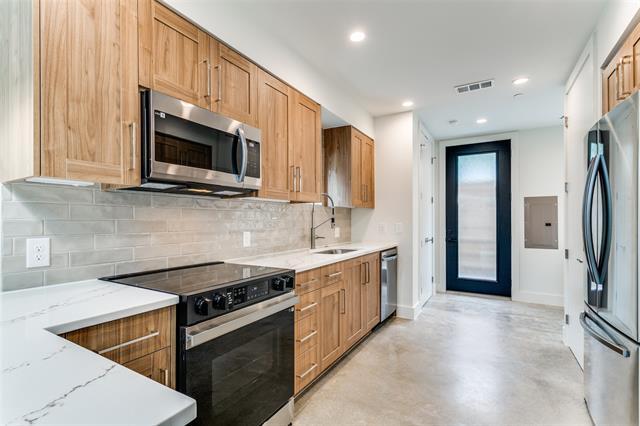 1312 N Prairie Ave in Dallas, TX - Building Photo - Building Photo