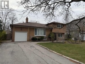 623 Trafford Crescent in Oakville, ON - Building Photo - Building Photo