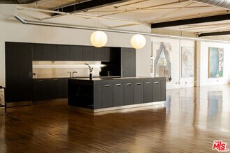 500 Molino St in Los Angeles, CA - Building Photo - Building Photo