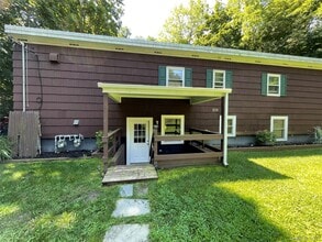 328 E Broadway in Brookhaven, NY - Building Photo - Building Photo