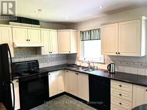 2631 Bayview Ave in Toronto, ON - Building Photo - Building Photo