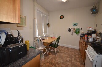 1880 Commonwealth Ave, Unit 16 in Boston, MA - Building Photo - Building Photo
