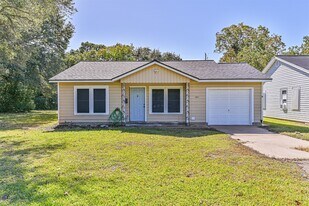 1007 Plum St in La Marque, TX - Building Photo