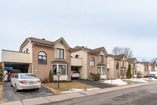 3260 Du Domaine-Gilbert St in Lévis, QC - Building Photo - Building Photo