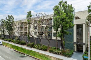 1140 E Ocean Blvd in Long Beach, CA - Building Photo