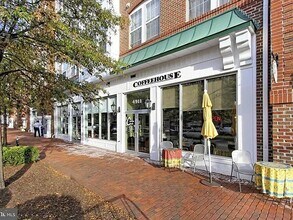 4950 Brenman Park Dr in Alexandria, VA - Building Photo - Building Photo