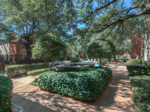 Woodchase Apartments in Austin, TX - Building Photo - Building Photo