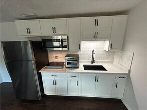 4720 7th Ave N in St. Petersburg, FL - Building Photo - Building Photo