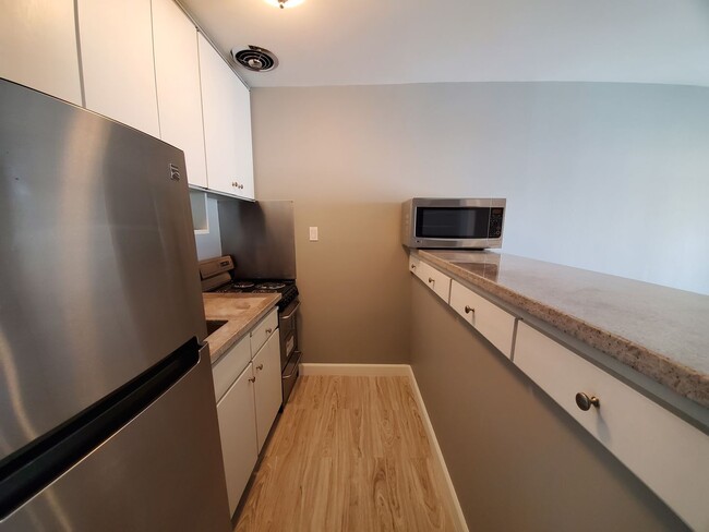 930 Peninsula Ave in San Mateo, CA - Building Photo - Building Photo