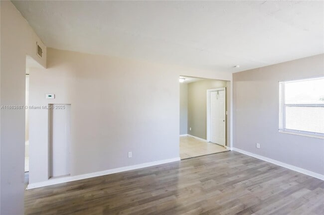 1207 NW 13th Ln in Fort Lauderdale, FL - Building Photo - Building Photo