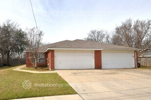 3909 Honey in North Richland Hills, TX - Building Photo