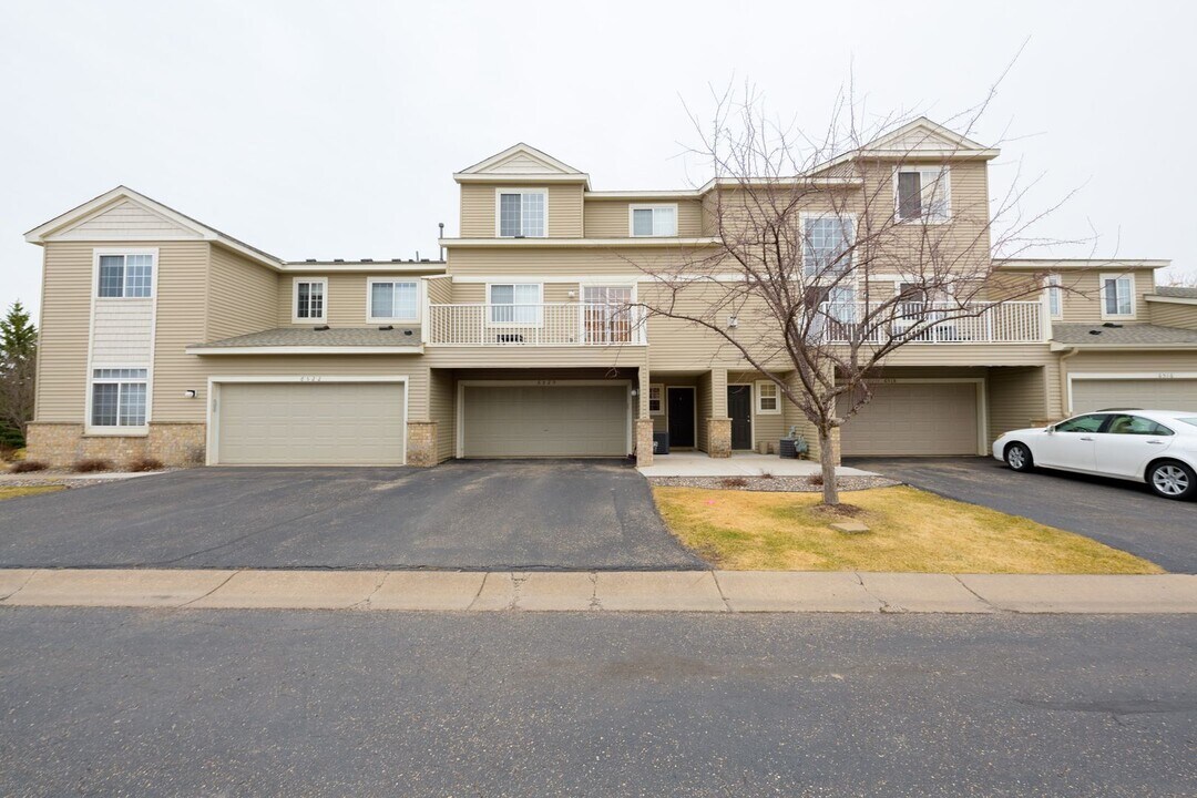 6520 Merrimac Ln N in Maple Grove, MN - Building Photo