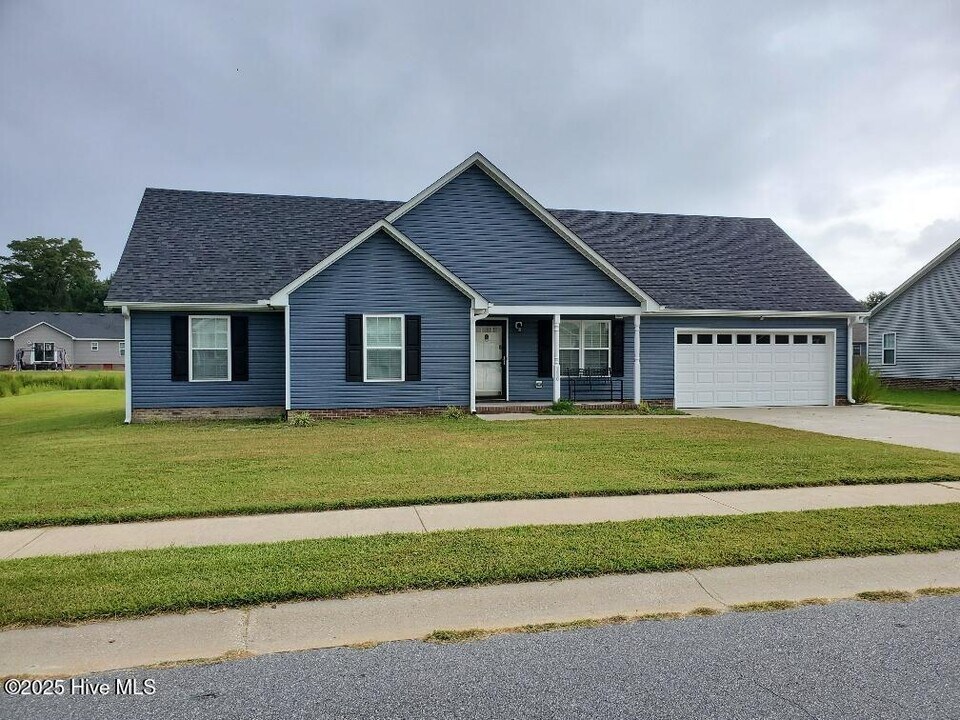 1660 Warren Way in Elizabeth City, NC - Building Photo