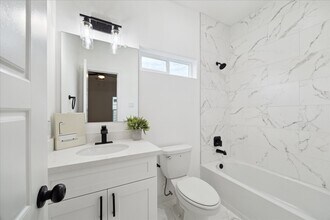 7504 Laura Koppe Rd in Houston, TX - Building Photo - Building Photo